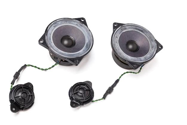 What is the difference between 1 way and 2 way speakers? 