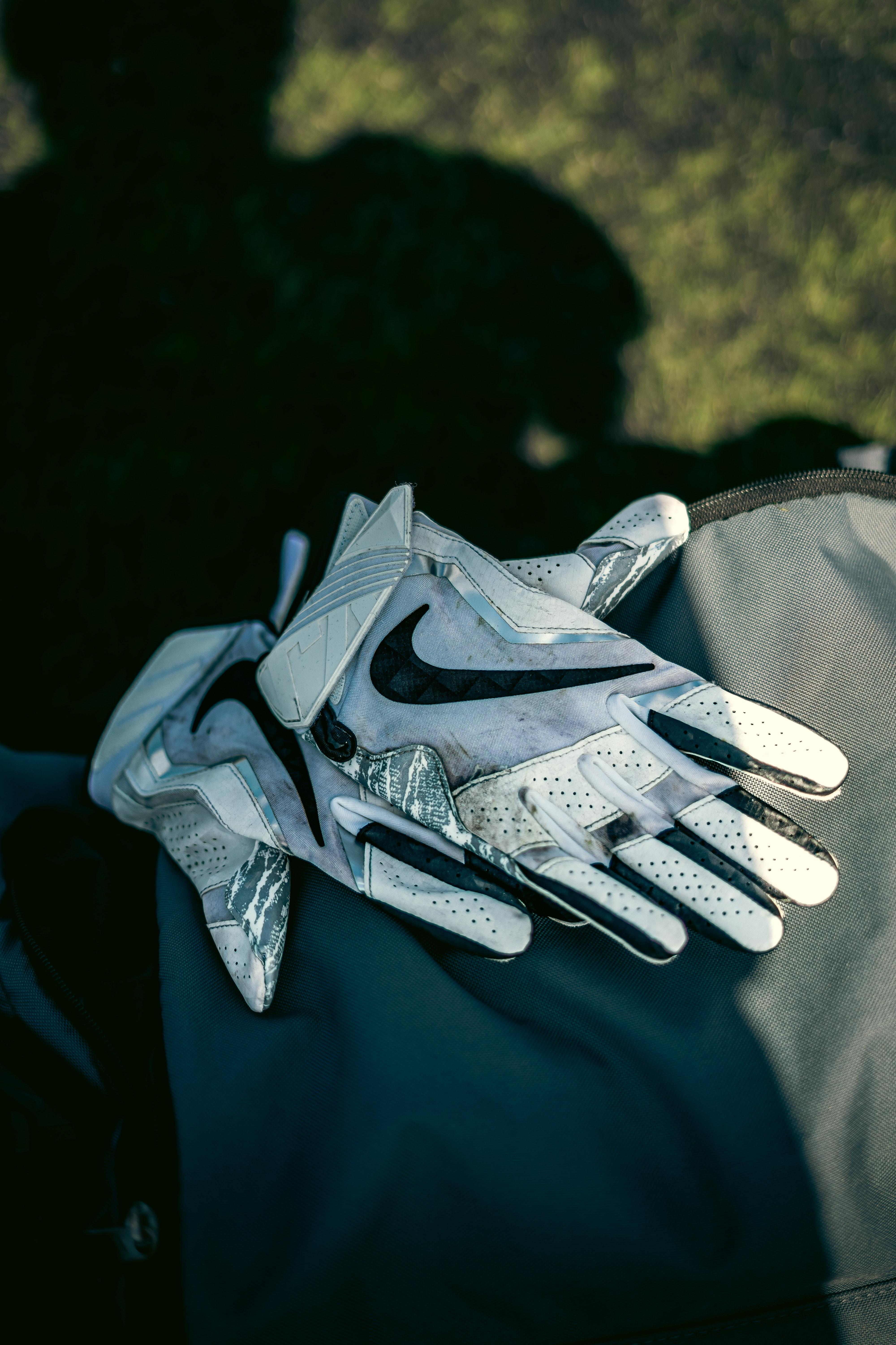 Are Nike Vapor Jet Gloves machine washable? 