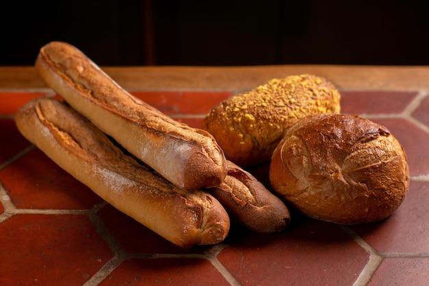 What is the difference between baguette and French stick? 