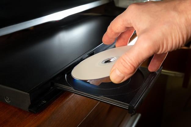 Can DVD players play DivX files? 