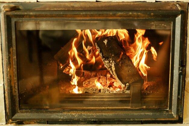 Can you burn varnished wood in a fireplace? 