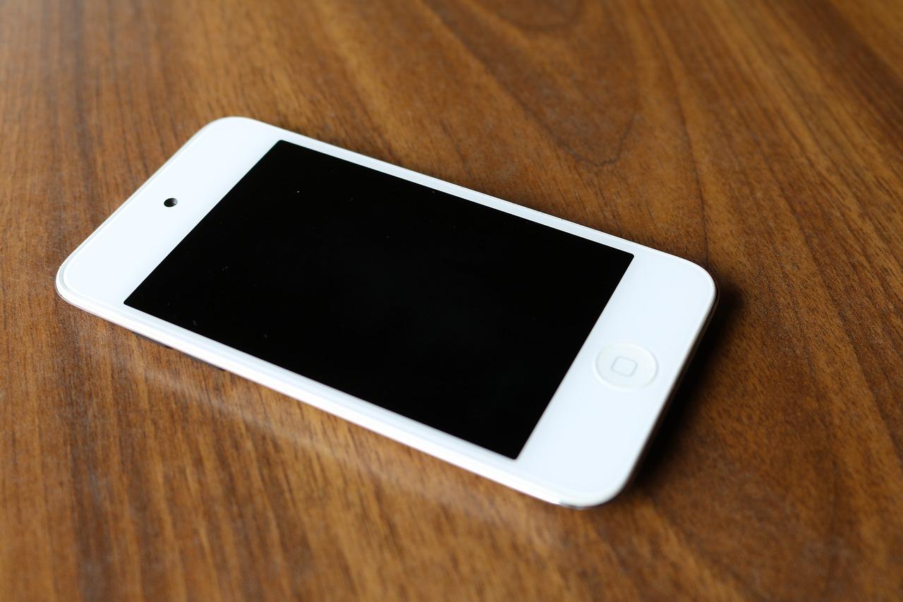 Can you download apps on iPod touch 4th generation? 