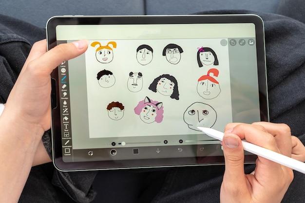 Can you draw on iPad without Apple pencil? 