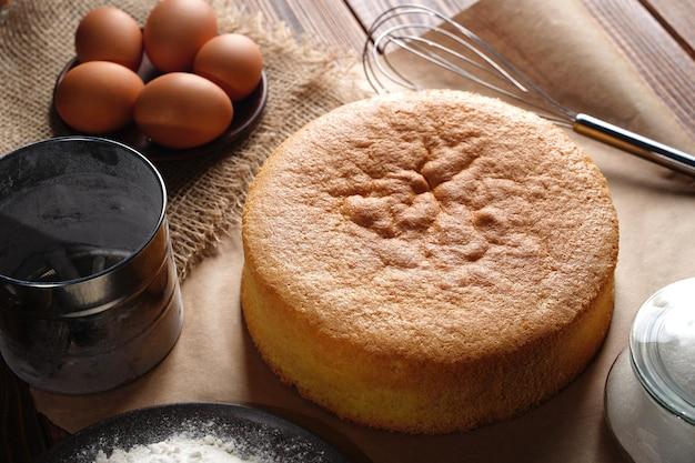 How do you make a cake rise without eggs? 