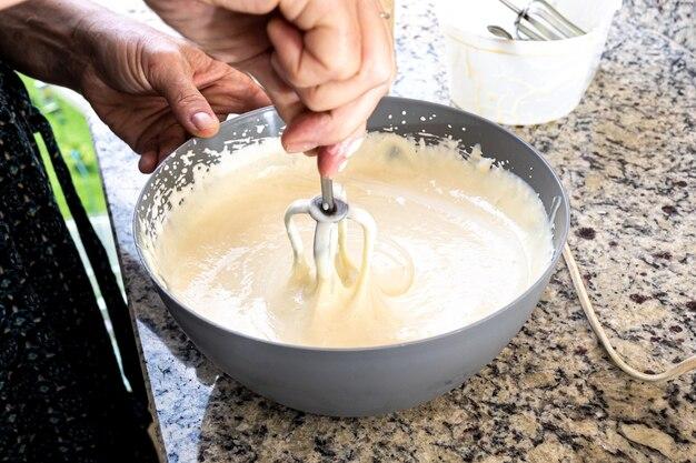 Can you make cheesecake without a mixer? 