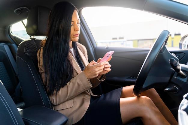 Can you request a female driver with Lyft? 