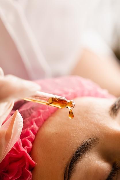 Can you use hyaluronic acid after a chemical peel? 