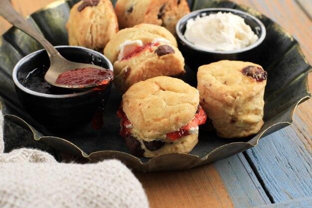 Can you use milk instead of heavy cream for scones? 