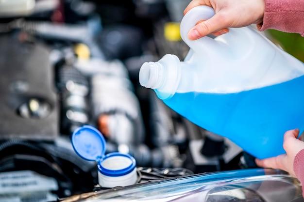 Can you use windshield washer fluid coolant? 