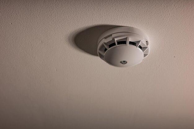 Do wireless smoke detectors comply with building regs? 