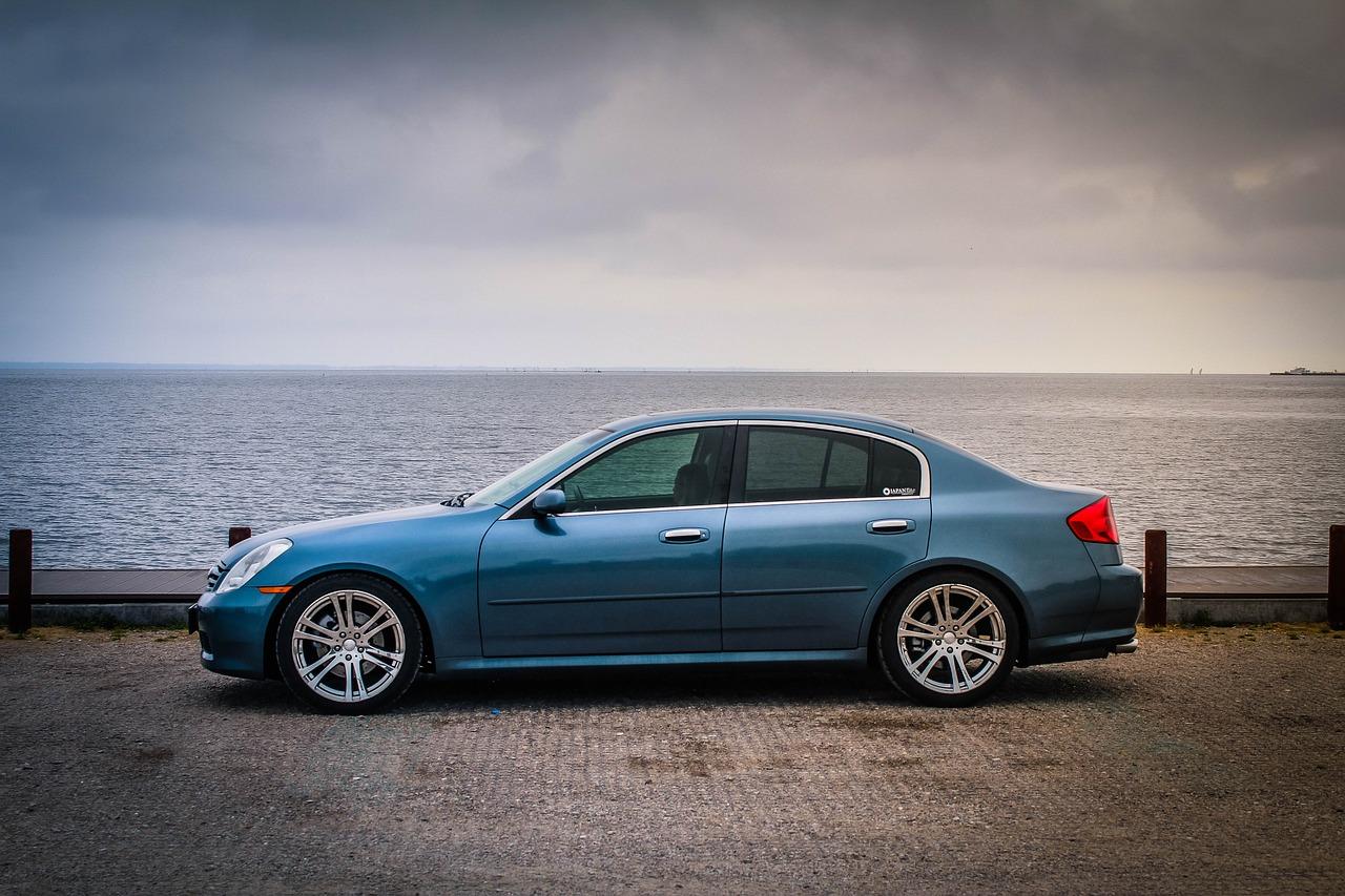 Does Infiniti G35 have Bluetooth? 