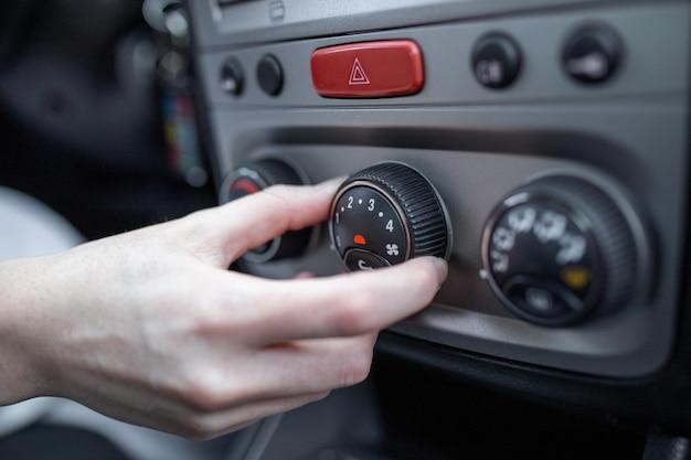 Does the 2004 Jeep Liberty have an aux? 