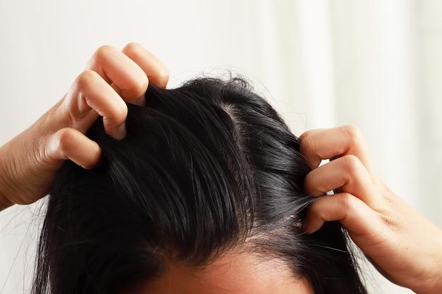 Does scalp itch when new hair grows? 