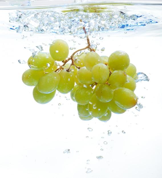 Do Grapes help with water retention? 