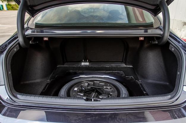 How big is the trunk of a Hyundai Elantra? 
