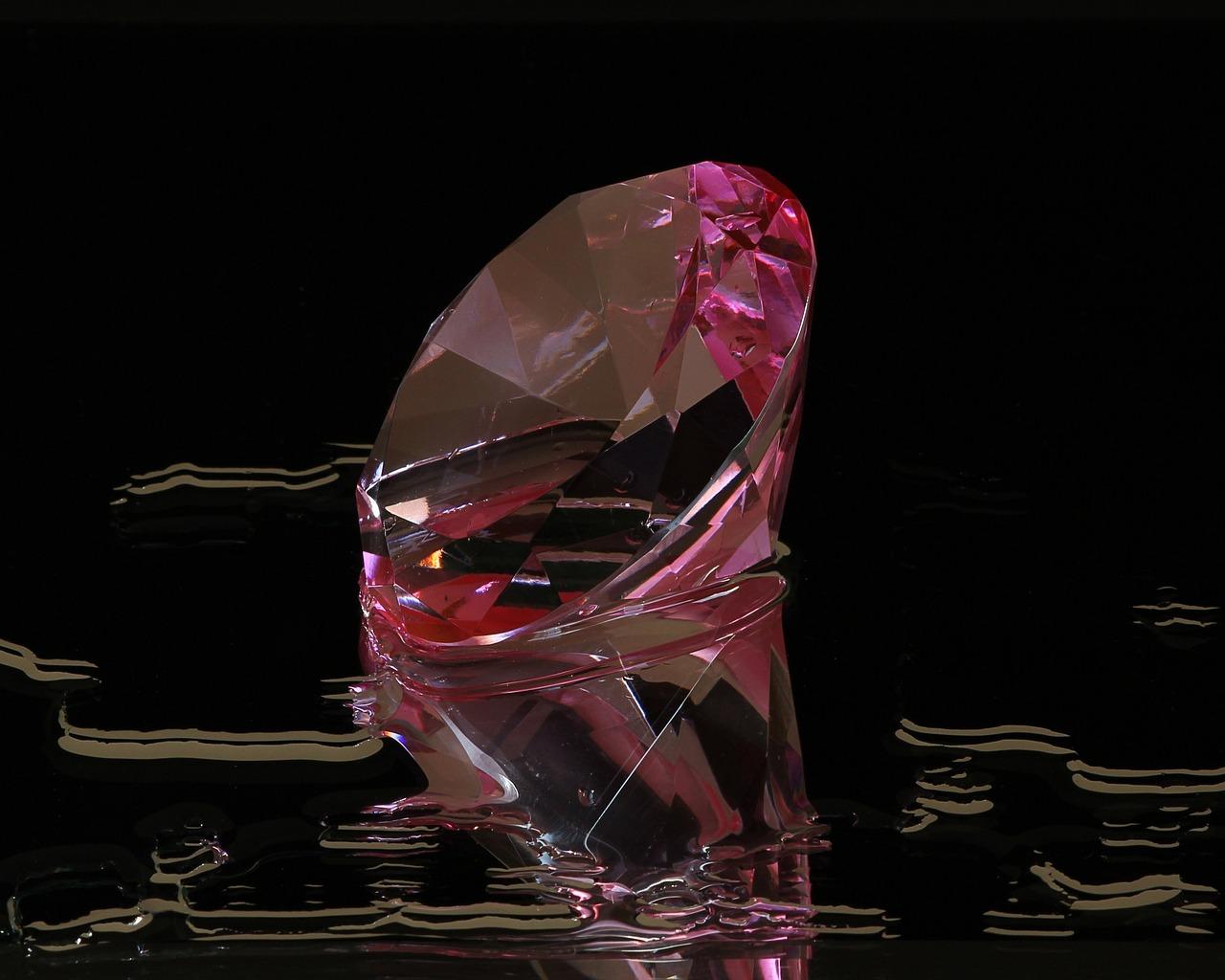 How does diamond cut glass? 