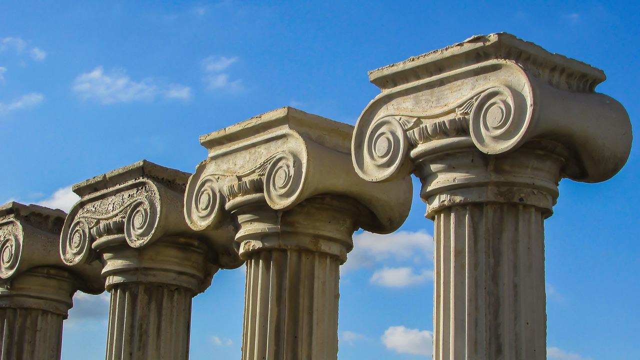 How does Greek architecture influence us today? 