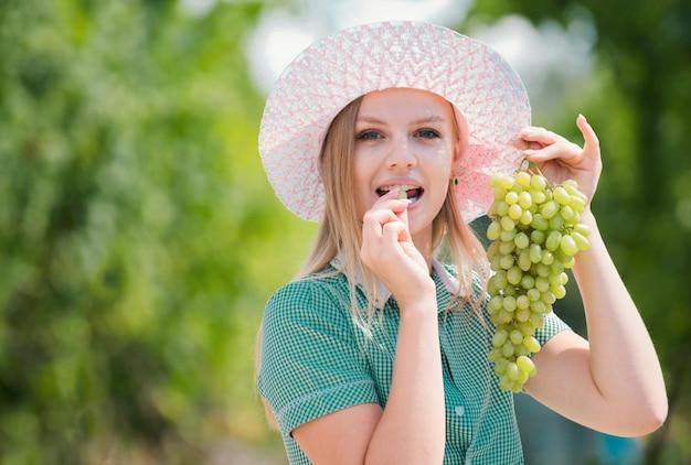 How long are refrigerated grapes good for? 