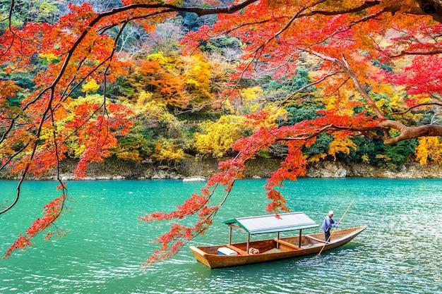How long does it take to get to Japan by boat? 