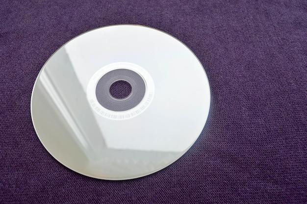 How many pictures can a 700MB CD hold? 