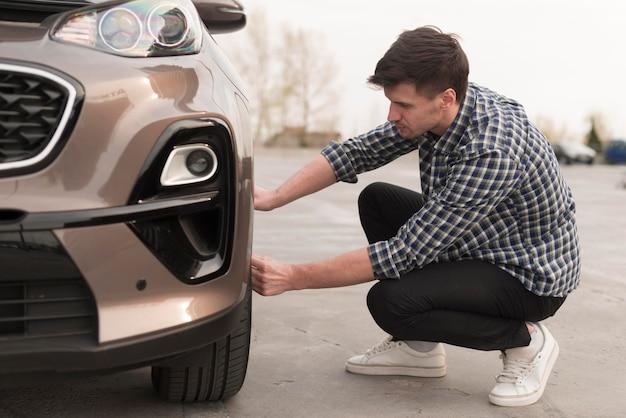 How many pounds can a 2010 Ford Escape tow? 