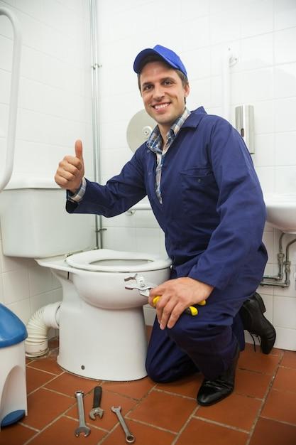 How much do plumbers charge to replace a toilet shut off valve? 