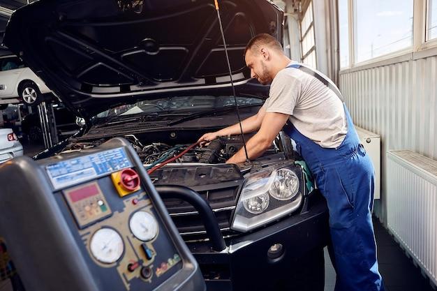 How much does it cost to remove freon from a car? 