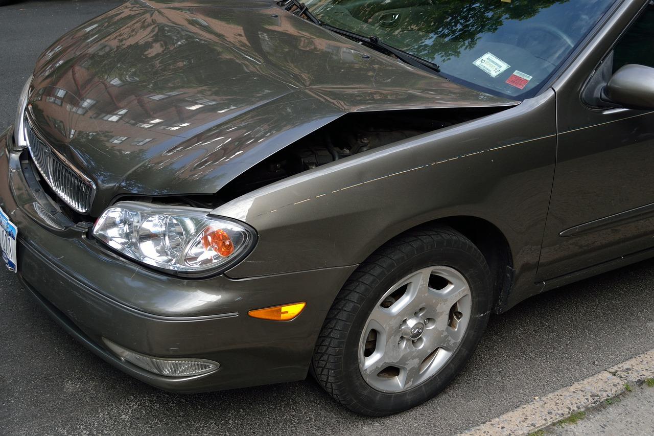 How much does it cost to repair a hood? 