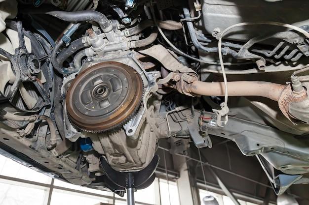 How much does it cost to replace a clutch on a 2003 Honda Civic? 