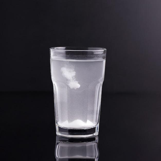 How much is 150 mL of water in glass? 