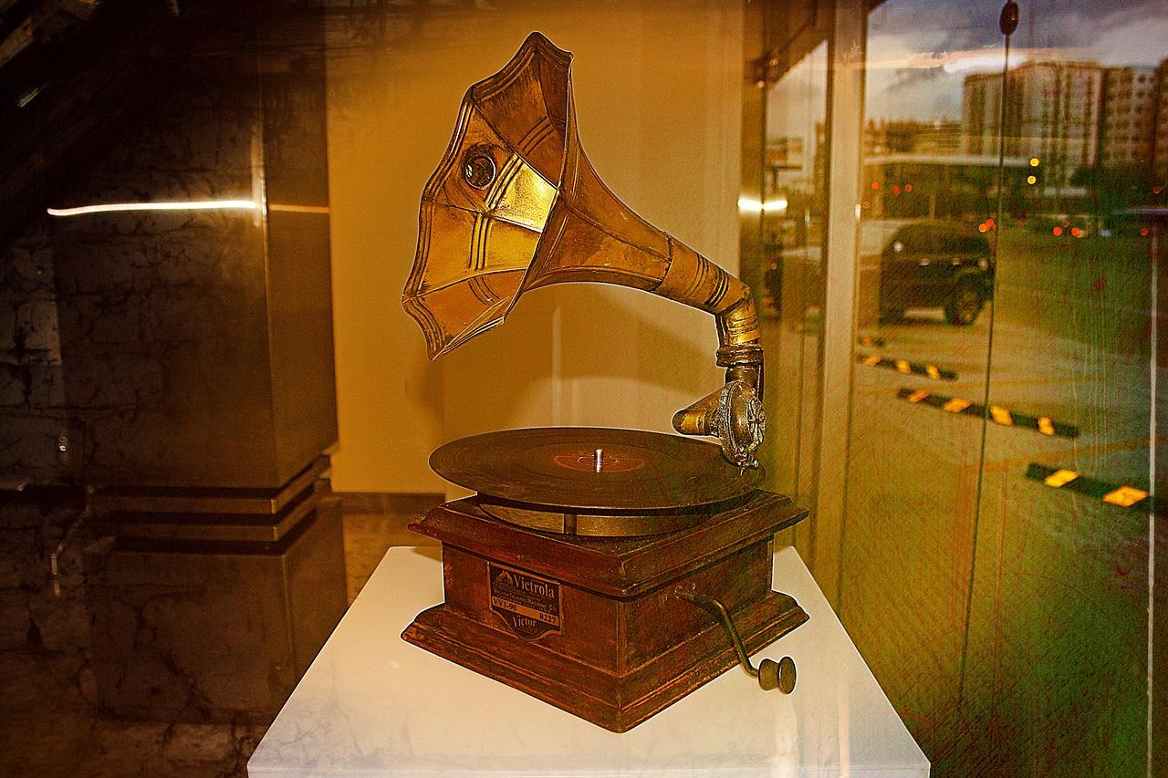 How much is a Victor Victrola worth? 