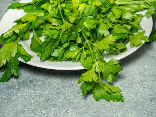 How much parsley should I eat per day? 