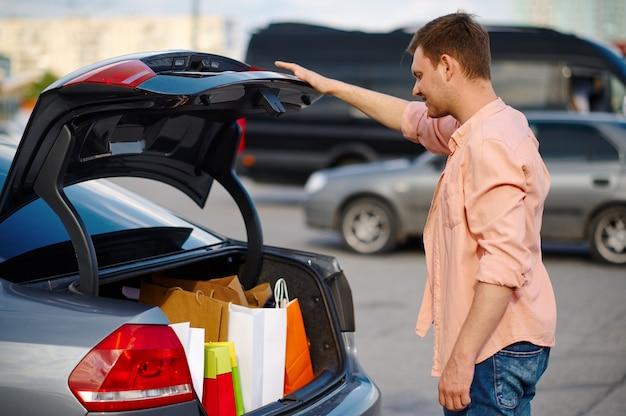 How much weight can I put in the trunk of my car? 