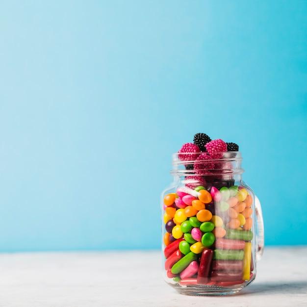 How do you calculate jelly beans in a jar? 