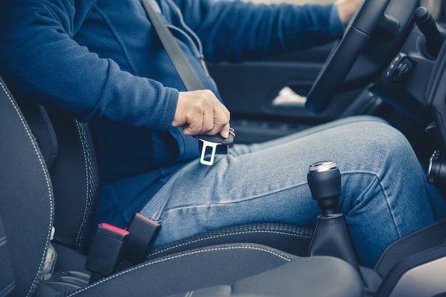 How do you fix a loose seat belt? 