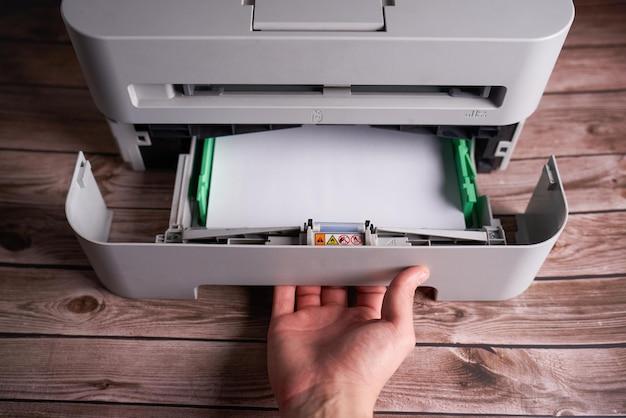 How do I reset my HP DeskJet printer? 