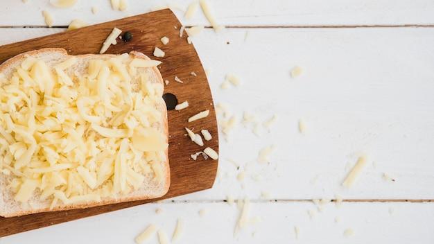 How can you tell if shredded cheese is bad? 