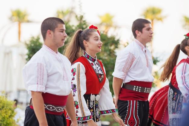 What is Hungary traditional clothing? 