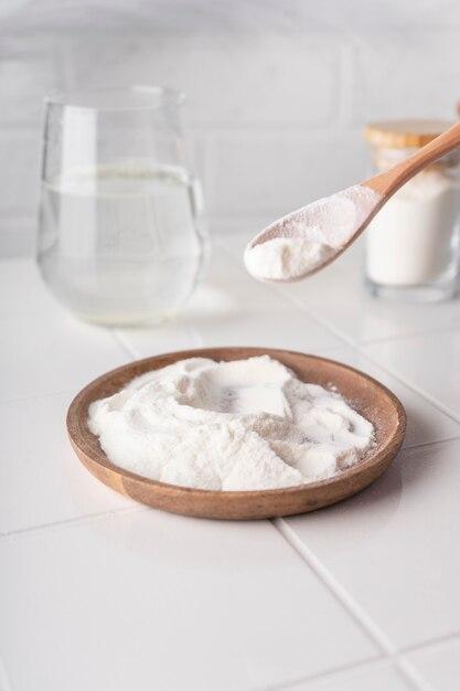 Is flour dissolve in water or not? 