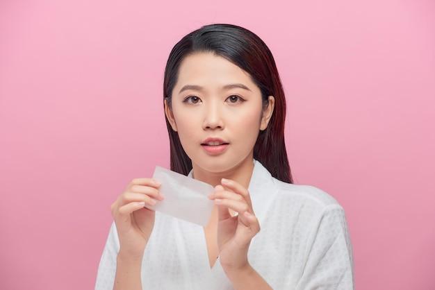 Is it good to use oil blotting sheets? 