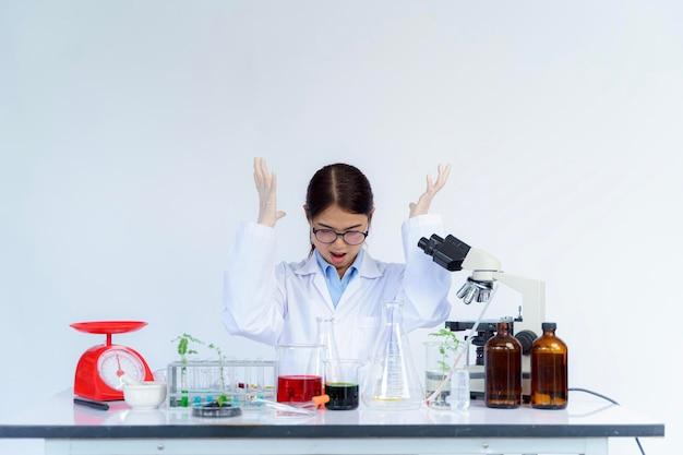 Is it hard to become a scientist? 