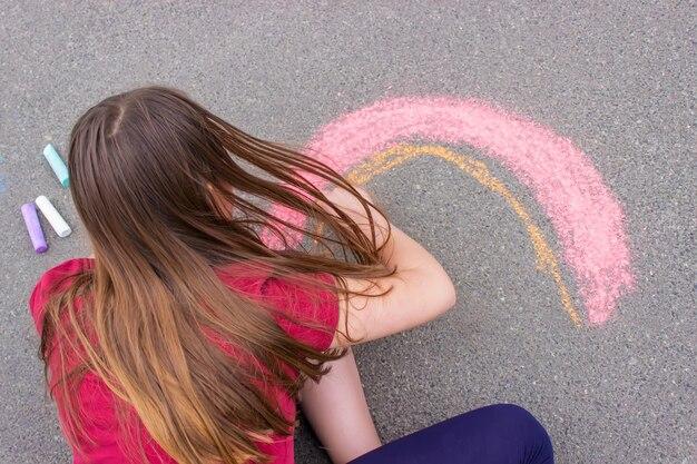 Is it safe to put chalk in your hair? 