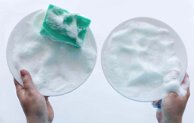 How do you make slime with Dawn dish soap? 
