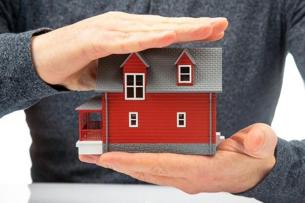Which of the following real estate investments involves purchasing real estate and selling? 