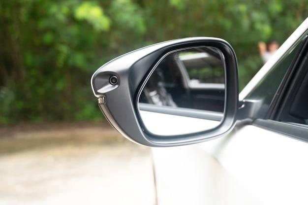 How do you replace a side mirror on a Honda Civic? 