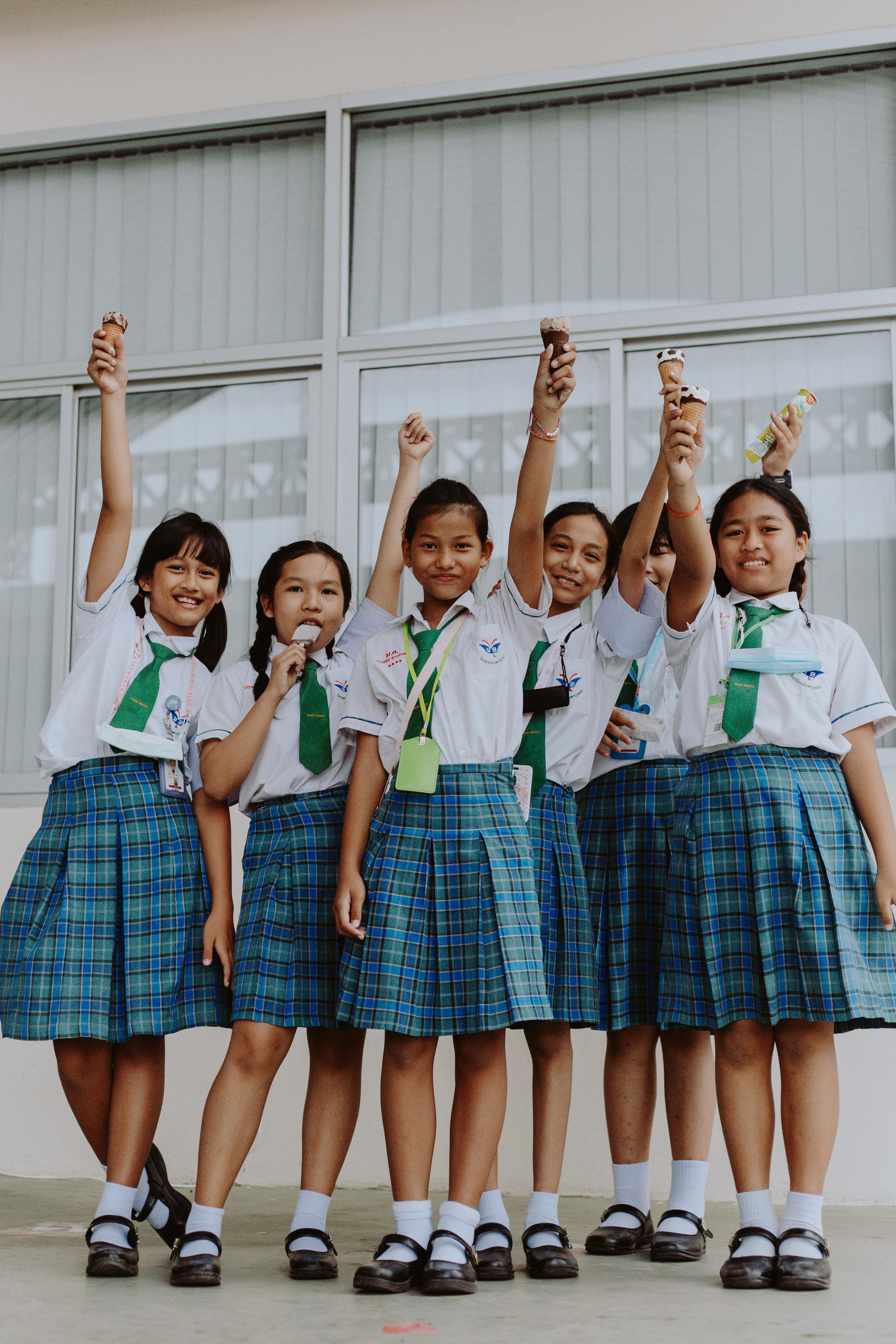 What are reasons why students should not wear uniforms? 