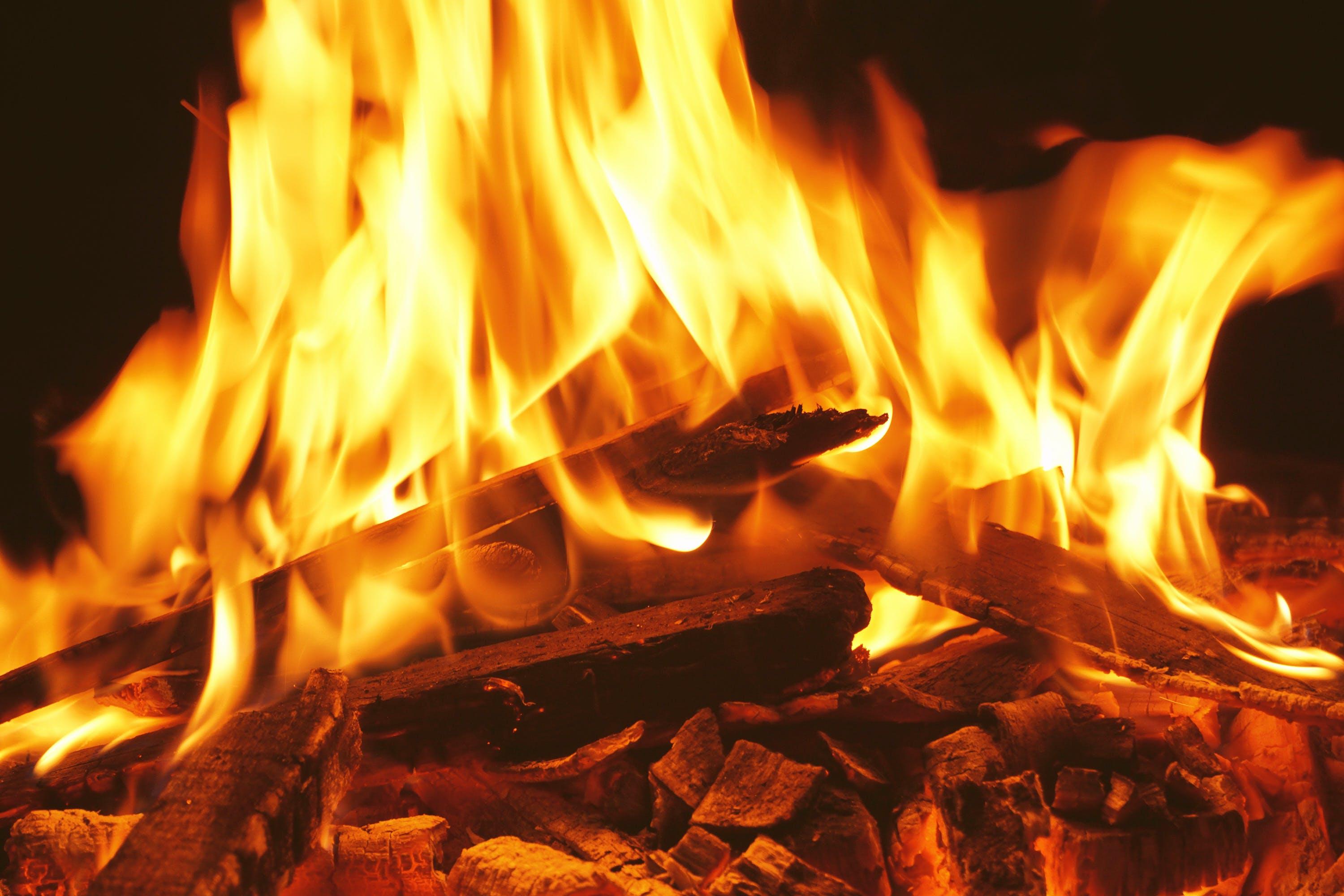 What literary elements are used in to build a fire? 