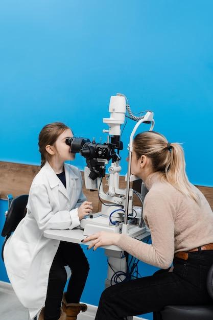 What are the benefits of being an ophthalmologist? 