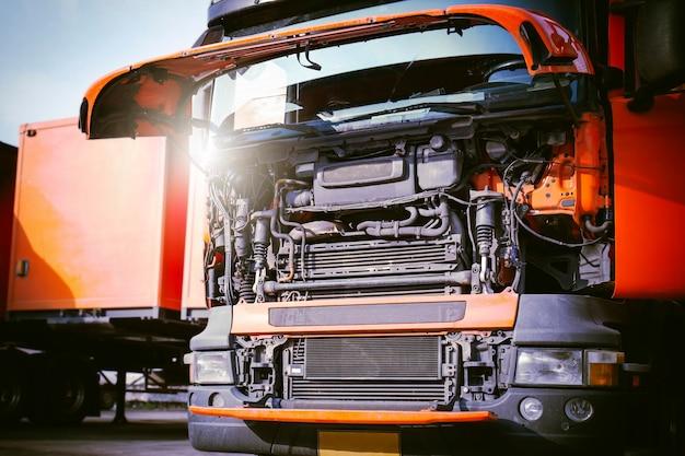 What is the best diesel engine for a semi truck? 