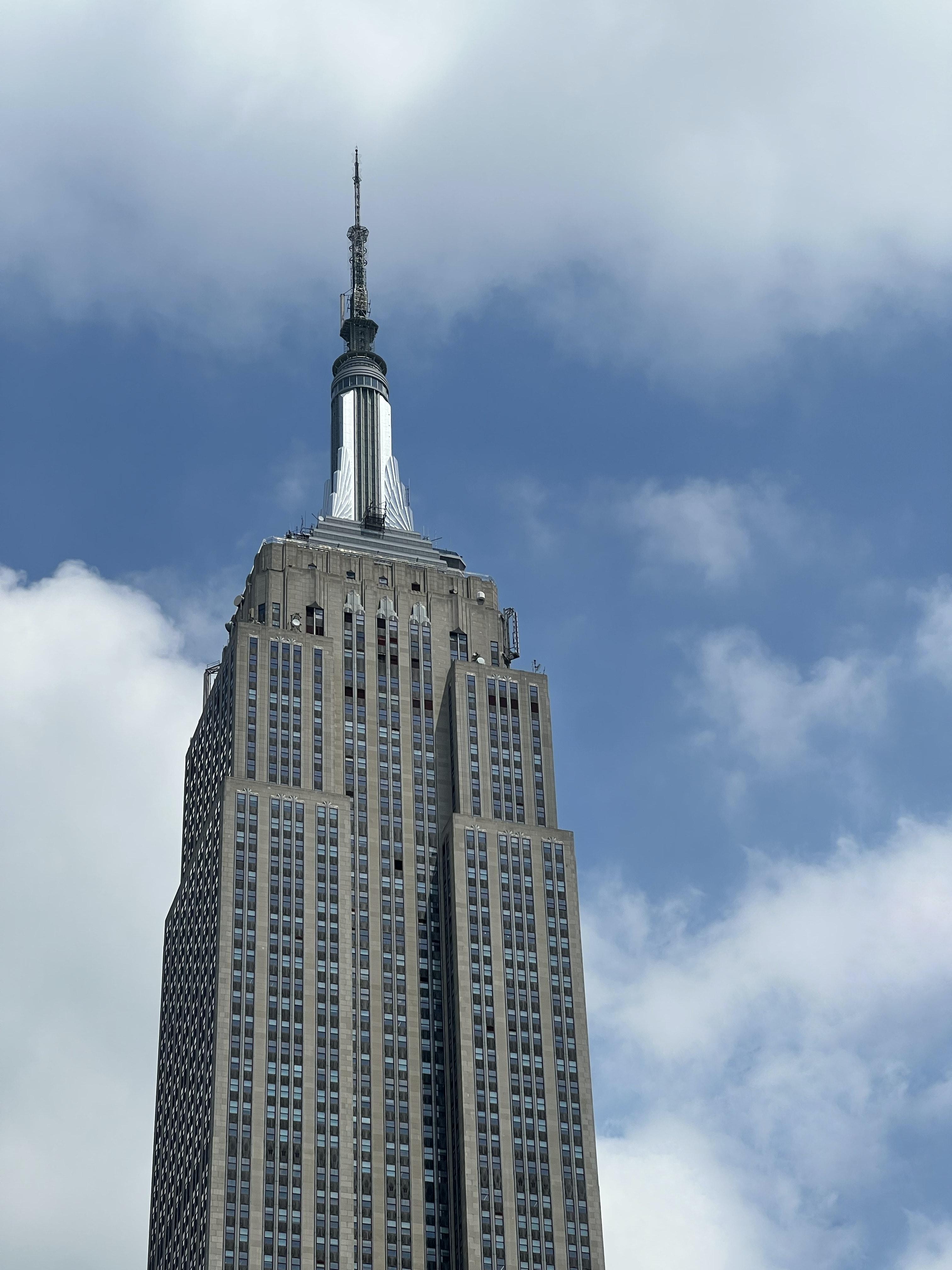 What companies are in the Empire State Building? 
